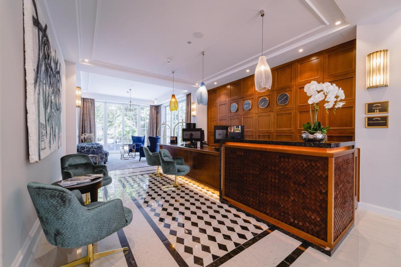 Palace Art Hotel 베즈녹 외부 사진