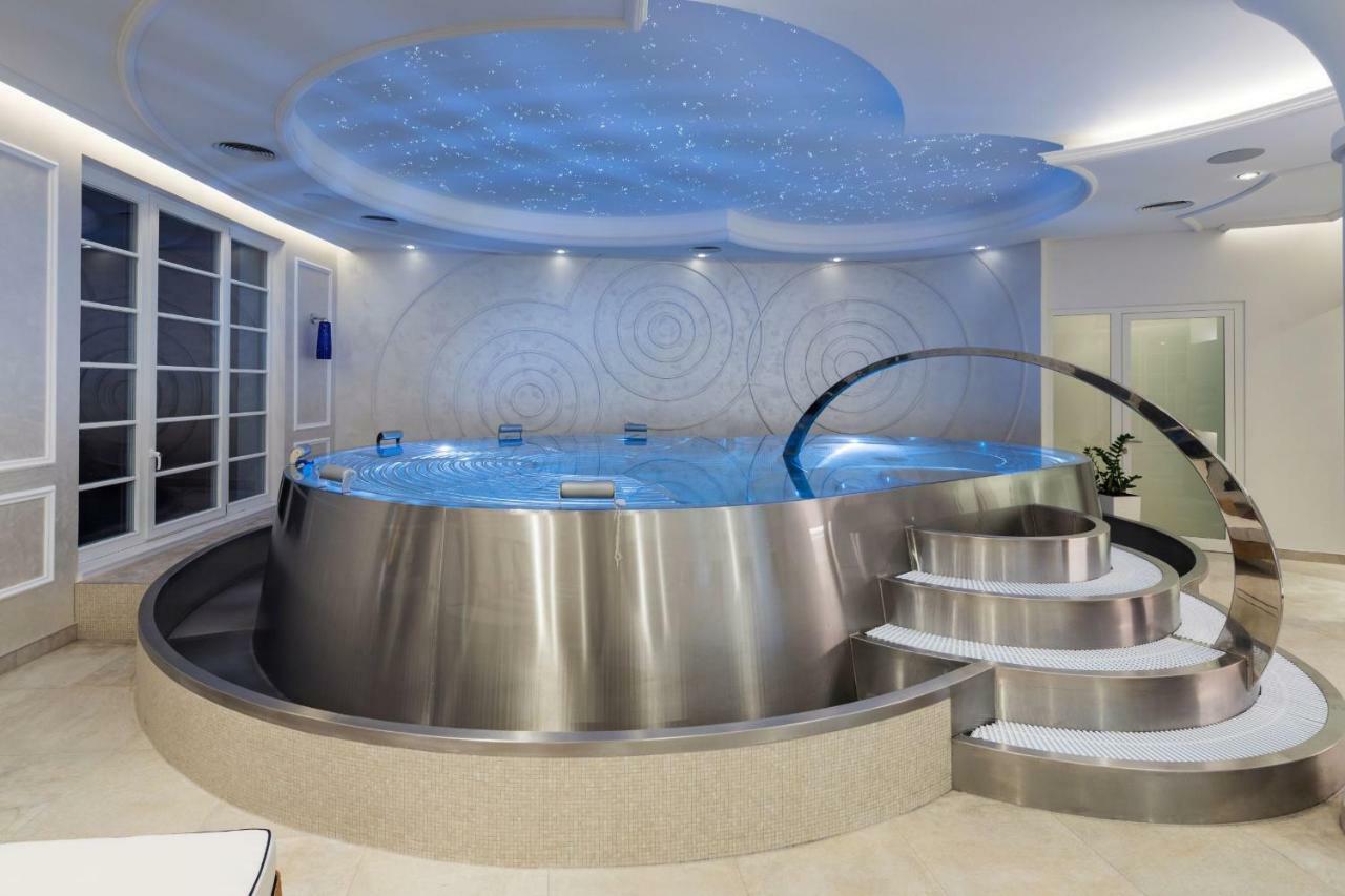 Palace Art Hotel 베즈녹 외부 사진